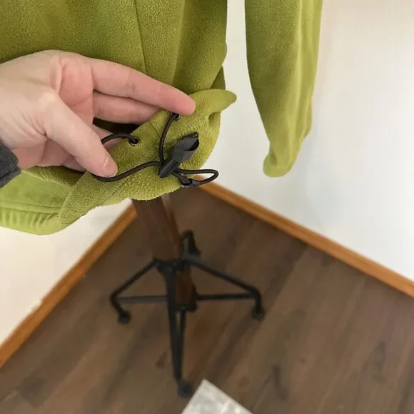 The North Face Boys XL Green Fleece Hoodie - Lightweight and Comfortable - Picture 6 of 11